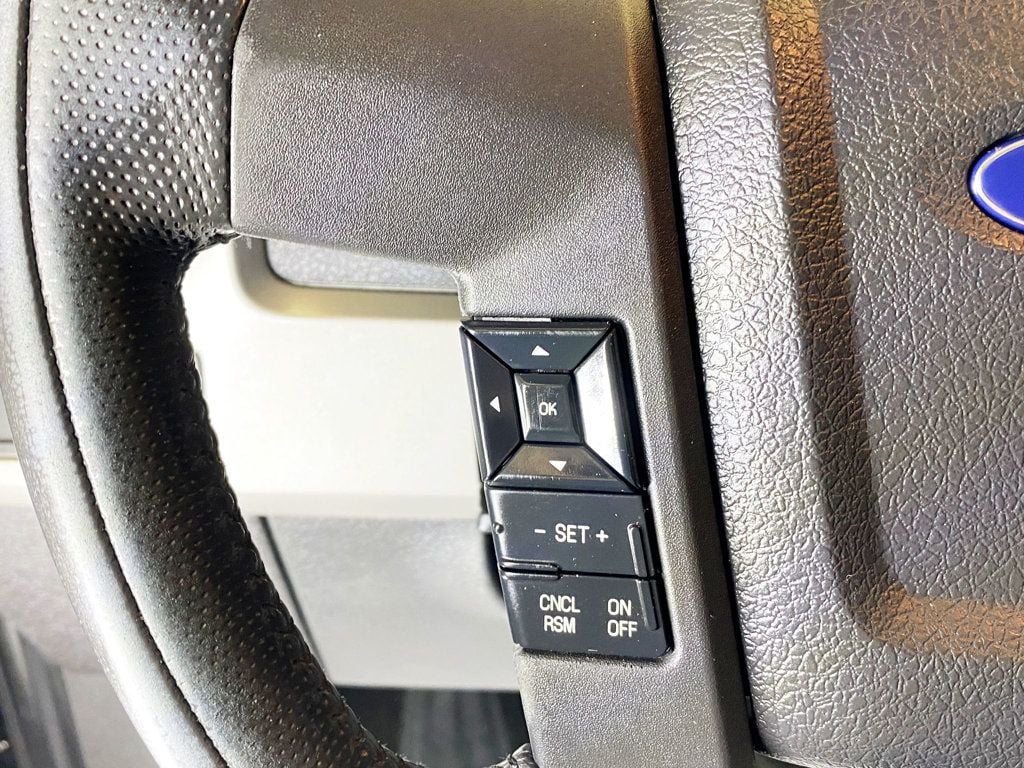 2012 Ford F-150 4WD SuperCrew 145" SVT Raptor - 22987091 - 31