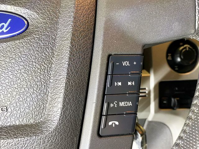 2012 Ford F-150 4WD SuperCrew 145" SVT Raptor - 22987091 - 32