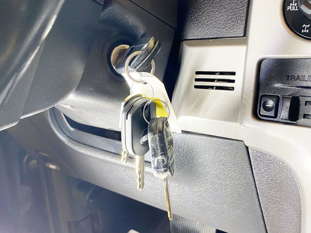 2012 Ford F-150 4WD SuperCrew 145" SVT Raptor - 22987091 - 36