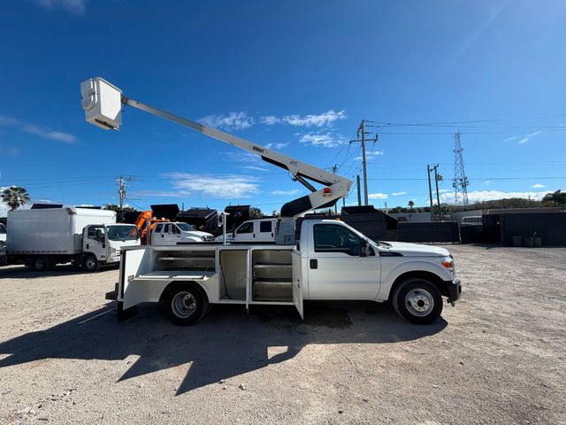 2012 Ford F-350 Bucket Truck  - 22969719 - 10