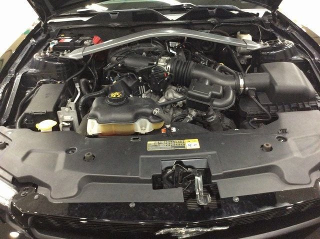 2012 Ford Mustang 2dr Convertible V6 - 22566753 - 24