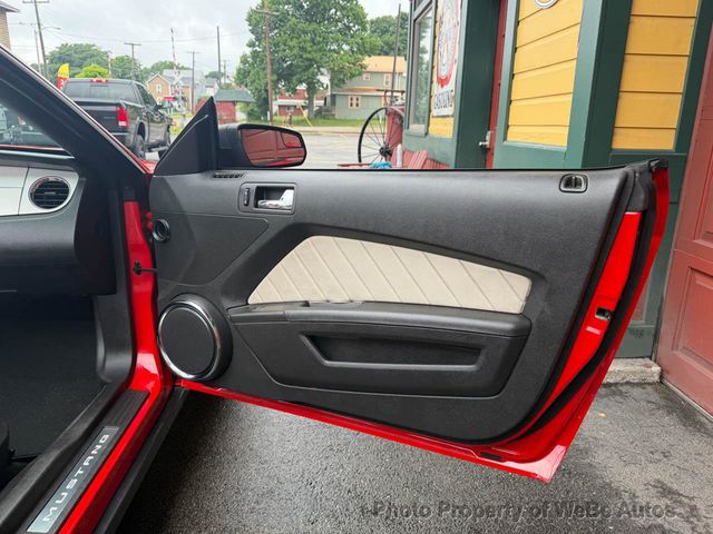 2012 Ford Mustang 2dr Convertible V6 Premium - 23052840 - 24