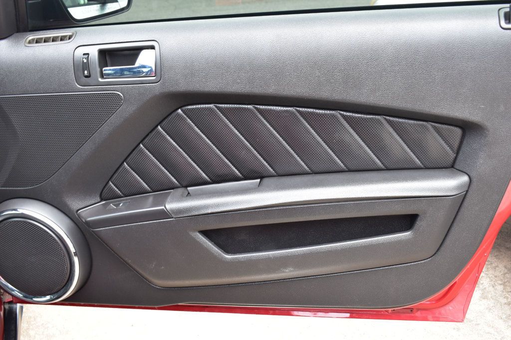 2012 Ford Mustang 2dr Coupe V6 - 22971460 - 32