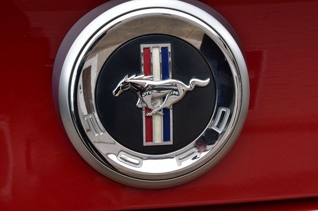2012 Ford Mustang 2dr Coupe V6 - 22971460 - 38