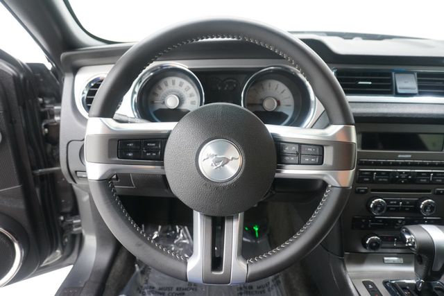 2012 Ford Mustang 2dr Coupe V6 - 23029464 - 17