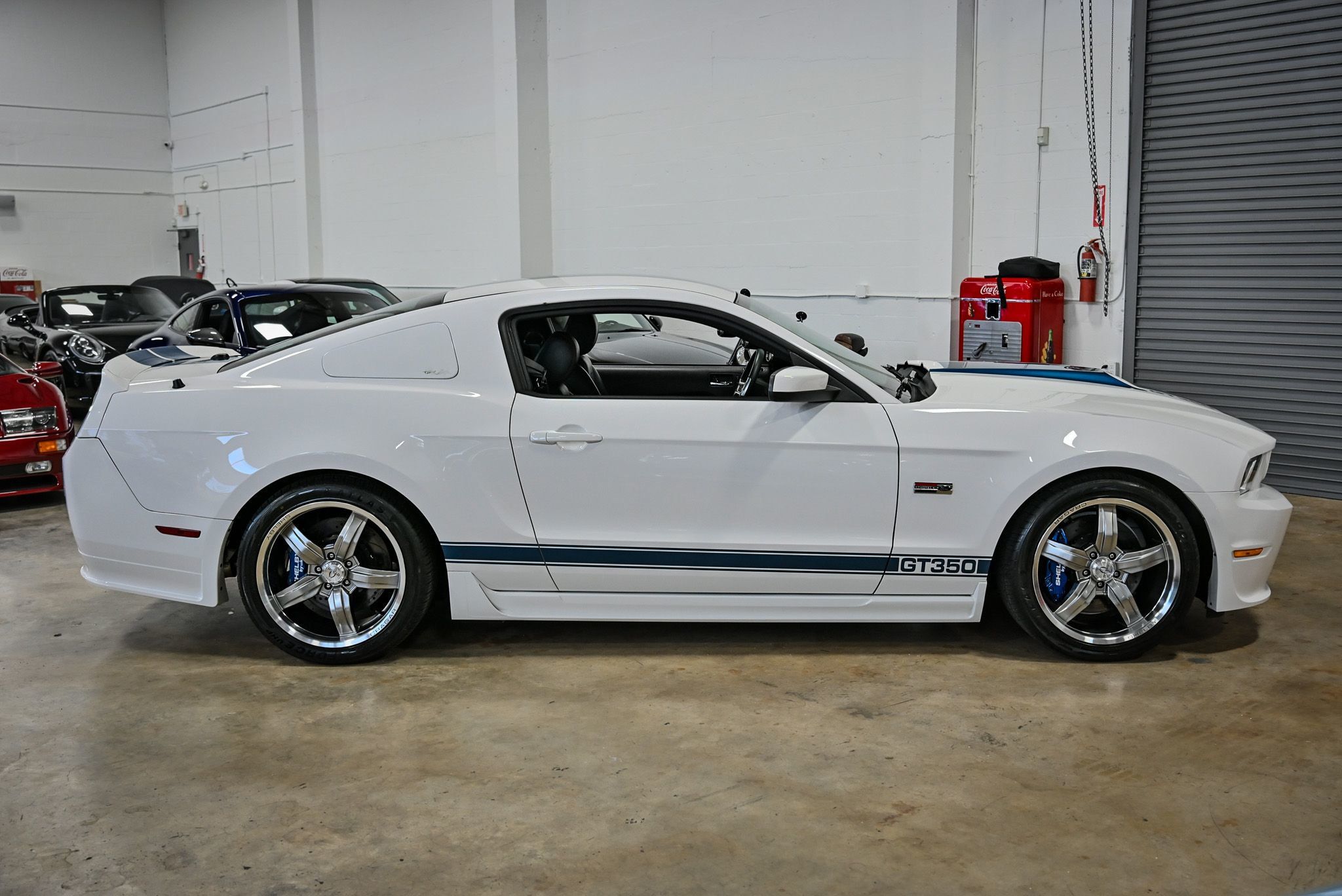 2012 Ford Mustang Shelby GT photo 3
