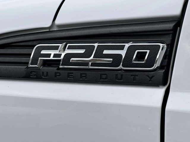 2012 Ford Super Duty F-250 SRW 4WD Reg Cab 137" XL - 22944155 - 12