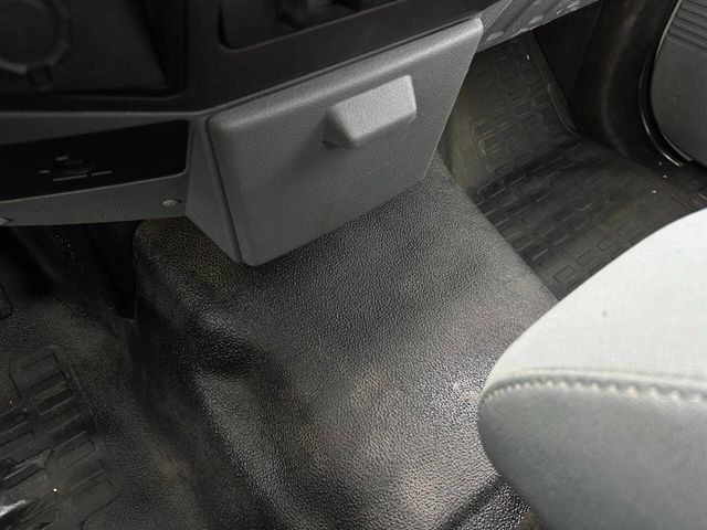 2012 Ford Super Duty F-250 SRW 4WD Reg Cab 137" XL - 22944155 - 29