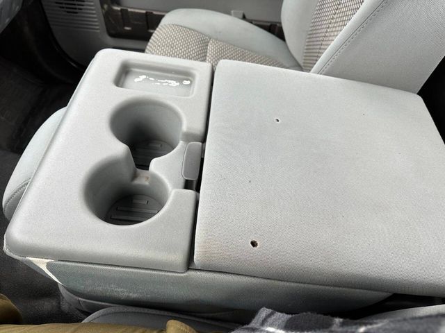 2012 Ford Super Duty F-250 SRW 4WD Reg Cab 137" XL - 22944155 - 31