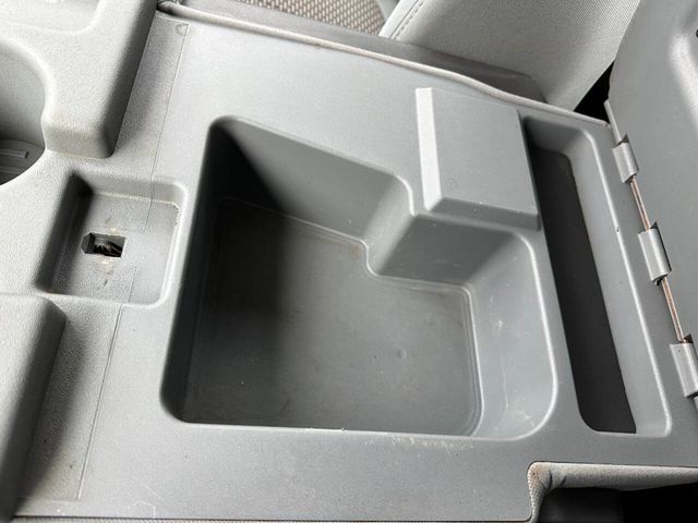 2012 Ford Super Duty F-250 SRW 4WD Reg Cab 137" XL - 22944155 - 32