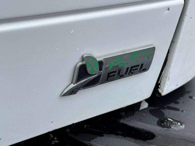 2012 Ford Super Duty F-250 SRW 4WD Reg Cab 137" XL - 22944155 - 4