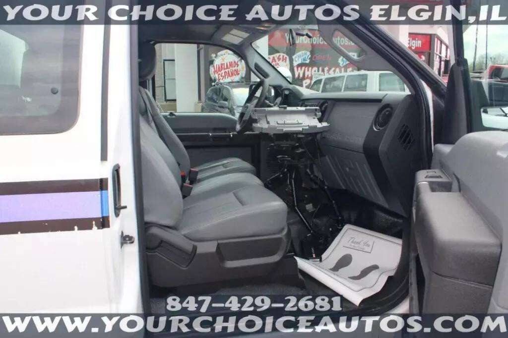 2012 Ford Super Duty F-250 SRW 4X2 4dr SuperCab 141.8 158 in. WB - 23033636 - 32
