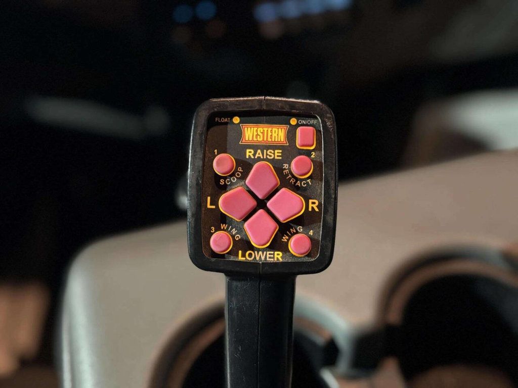 2012 Ford Super Duty F-250 SRW XL 4x4 4dr SuperCab 8 ft. LB Pickup - 22978235 - 26