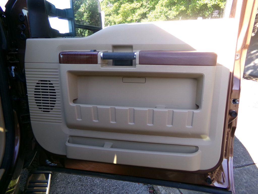 2012 Ford Super Duty F-350 DRW 4WD Crew Cab 172" King Ranch - 22956695 - 13