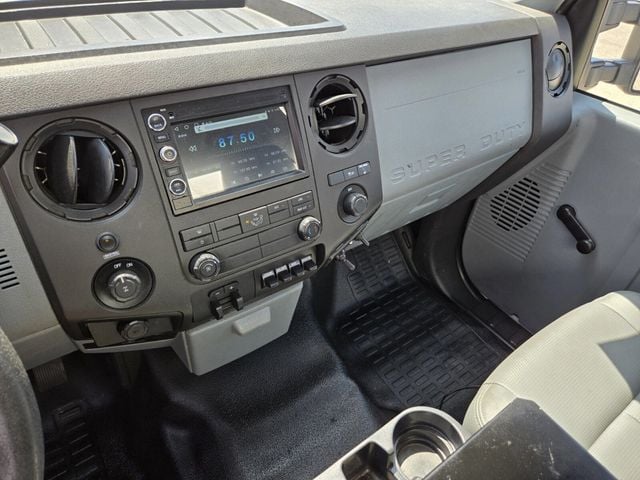 2012 Ford Super Duty F-350 SRW 2WD Reg Cab 137" XL - 22940898 - 17