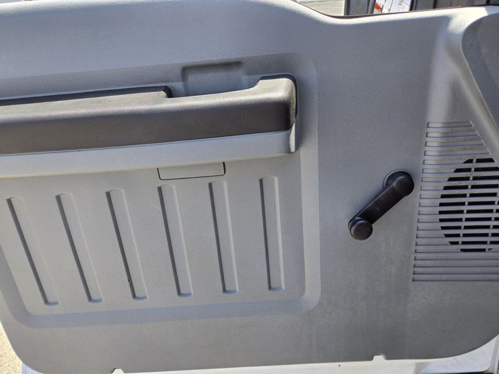 2012 Ford Super Duty F-350 SRW 2WD Reg Cab 137" XL - 22963590 - 12