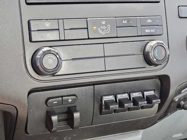 2012 Ford Super Duty F-350 SRW 2WD Reg Cab 137" XL - 22963590 - 16