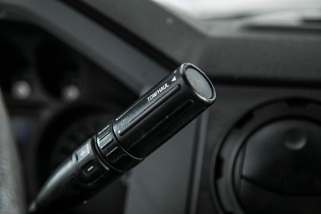 2012 Ford Super Duty F-450 DRW Cab-Chassis F450 REG CAB XL * 6.7 POWERSTROKE * 10' STAKE BODY * 1 OWNER - 16588093 - 23