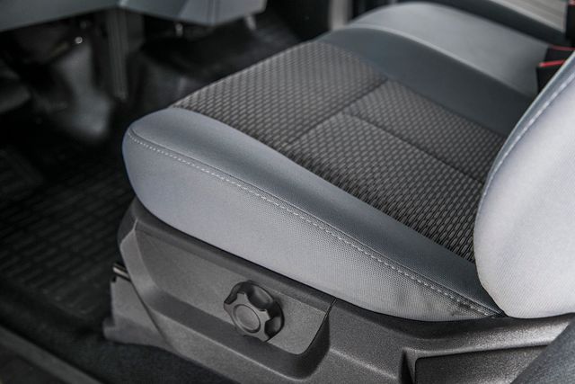 2012 Ford Super Duty F-450 DRW Cab-Chassis F450 REG CAB XL * 6.7 POWERSTROKE * 10' STAKE BODY * 1 OWNER - 16588093 - 28