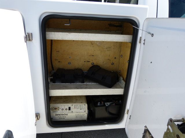 2012 Ford Super Duty F-550 DRW 6.8L V10 GAS*XL*2WD*REG CAB*37FT. PLATFORM HEIGHT "ALTEC" BUCKET - 23008067 - 22