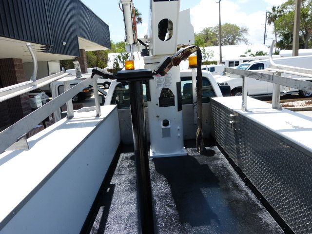 2012 Ford Super Duty F-550 DRW 6.8L V10 GAS*XL*2WD*REG CAB*37FT. PLATFORM HEIGHT "ALTEC" BUCKET - 23008067 - 29