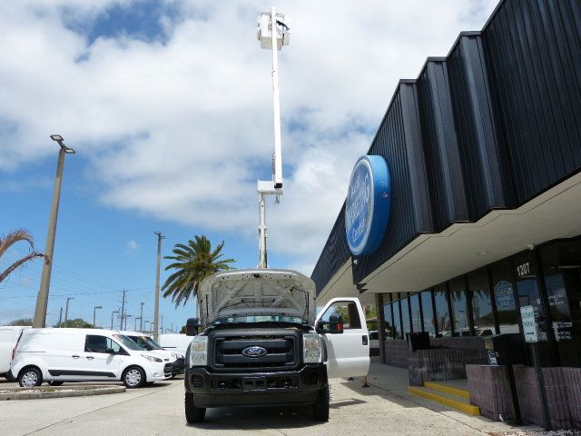 2012 Ford Super Duty F-550 DRW 6.8L V10 GAS*XL*2WD*REG CAB*37FT. PLATFORM HEIGHT "ALTEC" BUCKET - 23008067 - 34