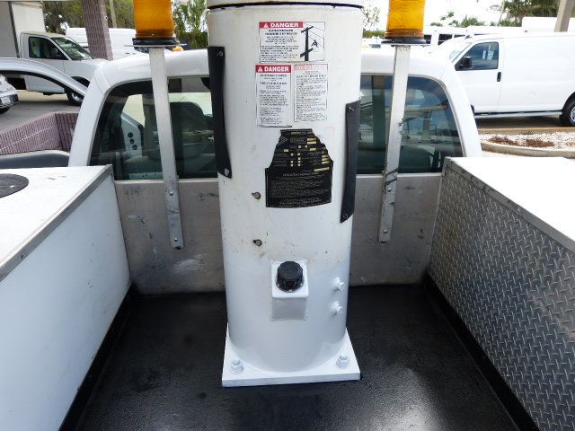 2012 Ford Super Duty F-550 DRW 6.8L V10 GAS*XL*2WD*REG CAB*37FT. PLATFORM HEIGHT "ALTEC" BUCKET - 23008067 - 45