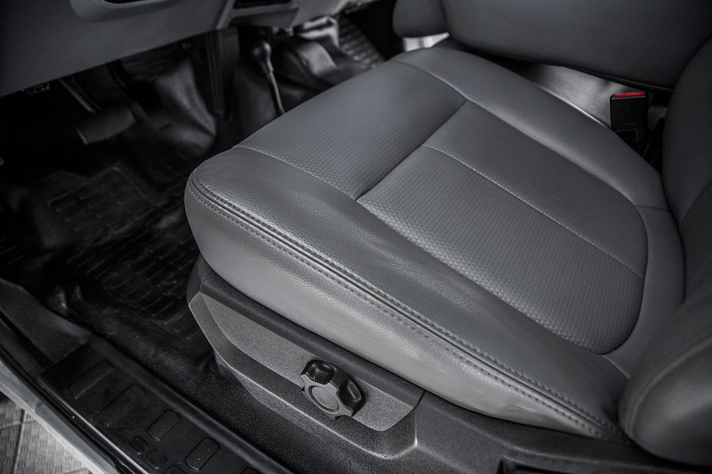 2012 Ford Super Duty F-550 DRW F-550 CREW CAB 4X4 FLAT BED - 15537887 - 30