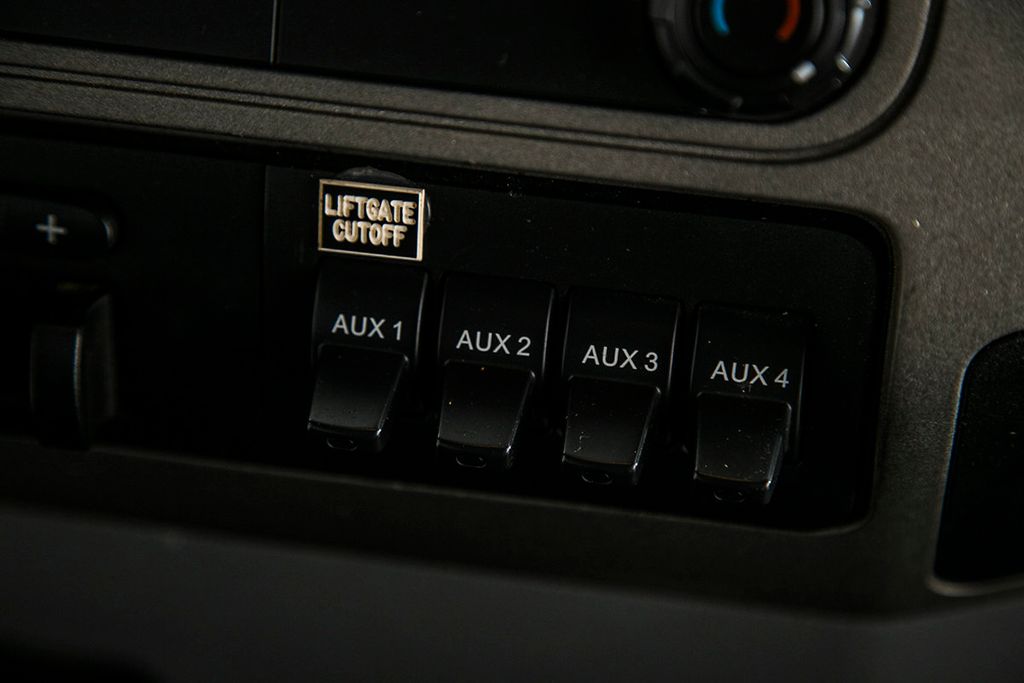 2012 Ford Super Duty F-550 DRW F-550 EXT CAB 4X4 * 6.8 V10 * 12' LANDSCAPE DUMP * LIFTGATE  - 15543795 - 24