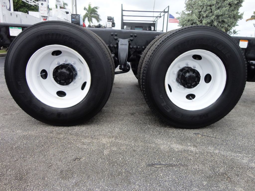 2012 Freightliner BUSINESS CLASS M2 52,000LB GVWR TANDEM AXLE CHASSIS.. - 20032861 - 19