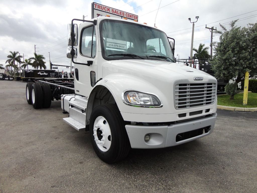 2012 Freightliner BUSINESS CLASS M2 52,000LB GVWR TANDEM AXLE CHASSIS.. - 20032861 - 4