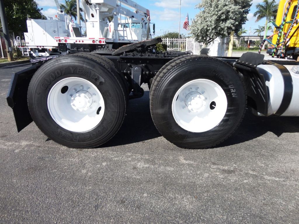 2012 Freightliner Cascadia CA125 TANDEM AXLE DAY CAB. - 18603739 - 13