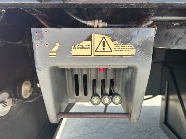 2012 Freightliner M2106 Flatbed 4x2 - 14884430 - 14