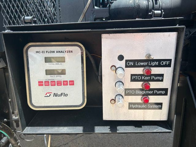 2012 Freightliner M2 106 Flatbed 4x2 - 14884430 - 9