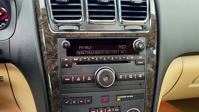 2012 GMC Acadia AWD 4dr Denali w/ Rear Seat DVD Entertainment System - 23002154 - 17