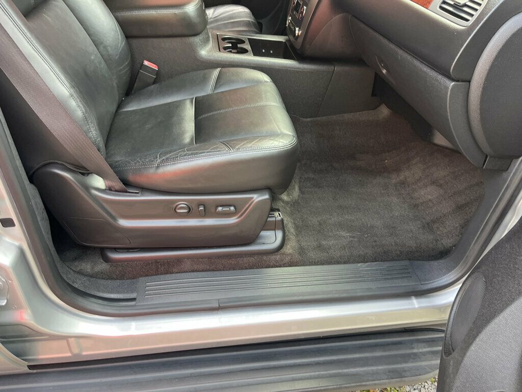 2012 GMC Yukon XL 4WD 4dr 1500 SLT - 23072857 - 30