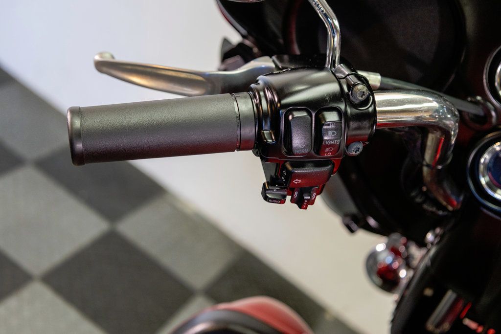 2012 Harley-Davidson FLHTCU Ultra Classic NICE TOURING BIKE!!! - 22942275 - 10