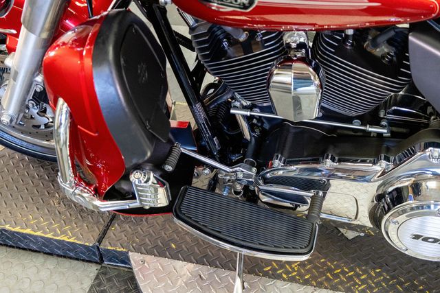 2012 Harley-Davidson FLHTCU Ultra Classic NICE TOURING BIKE!!! - 22942275 - 25