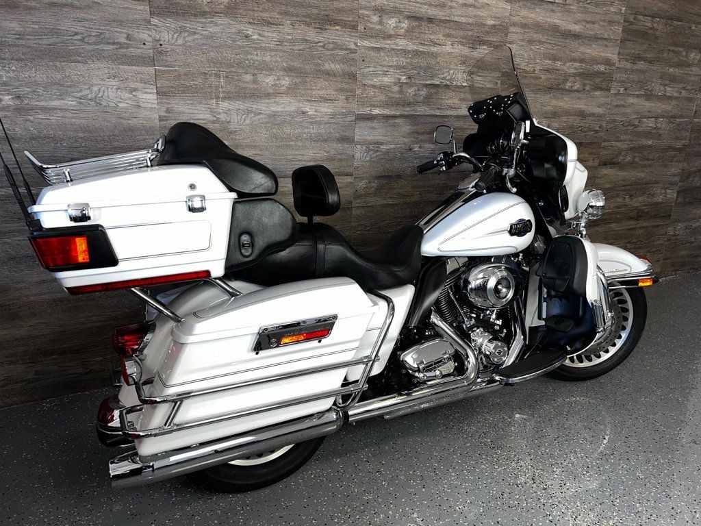 2012 Harley-Davidson FLHTCU Ultra Classic Electra Glide SUPER CLEAN! - 22435160 - 2