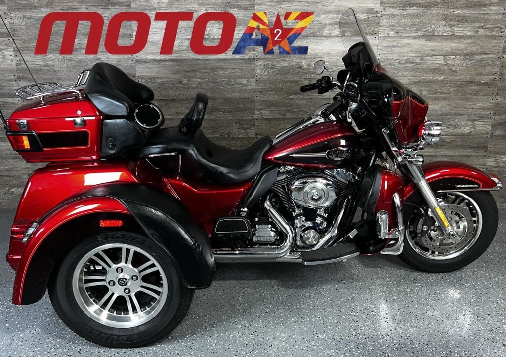 2012 Harley-Davidson FLHTCUTG Triglide Ultra Classic LOW MILES! - 22773212 - 0