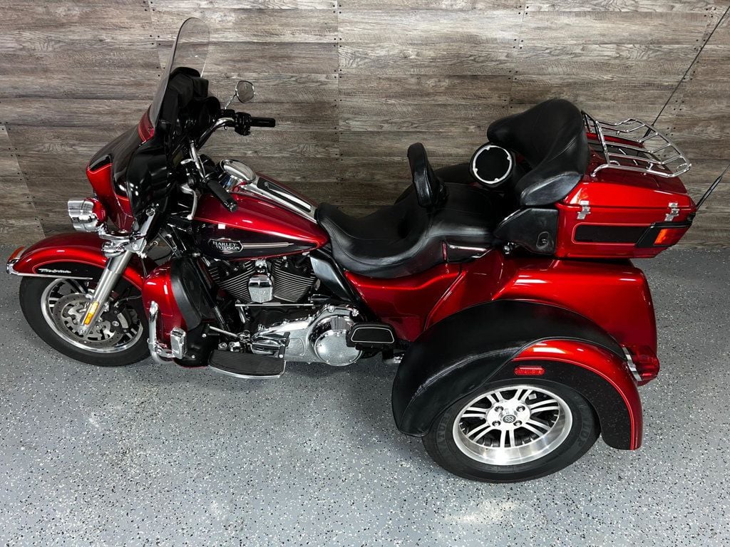 2012 Harley-Davidson FLHTCUTG Triglide Ultra Classic LOW MILES! - 22773212 - 15