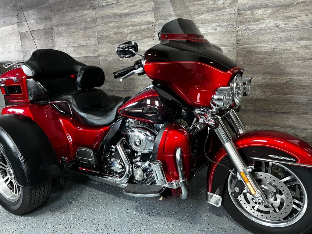 2012 Harley-Davidson FLHTCUTG Triglide Ultra Classic LOW MILES! - 22773212 - 1