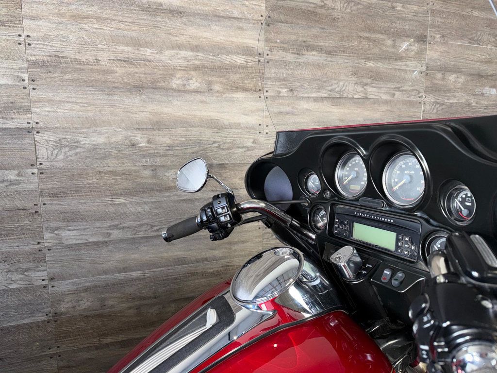 2012 Harley-Davidson FLHTCUTG Triglide Ultra Classic One Owner! - 23024442 - 9
