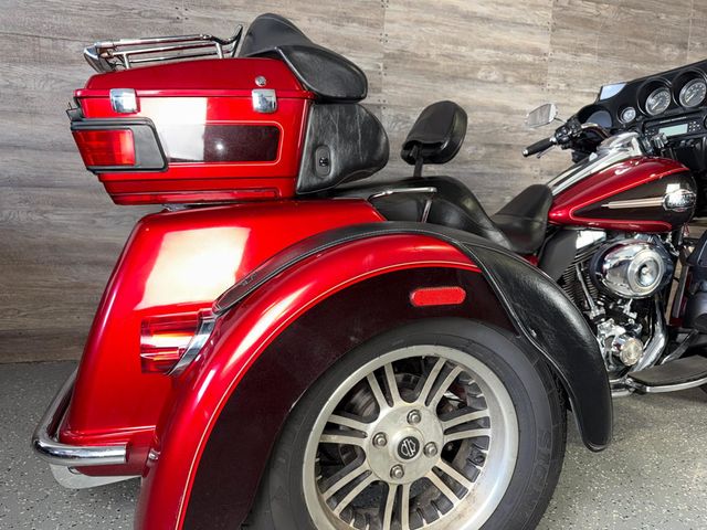 2012 Harley-Davidson FLHTCUTG Triglide Ultra Classic One Owner! - 23024442 - 10