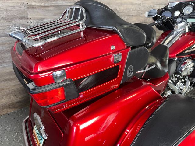 2012 Harley-Davidson FLHTCUTG Triglide Ultra Classic One Owner! - 23024442 - 11