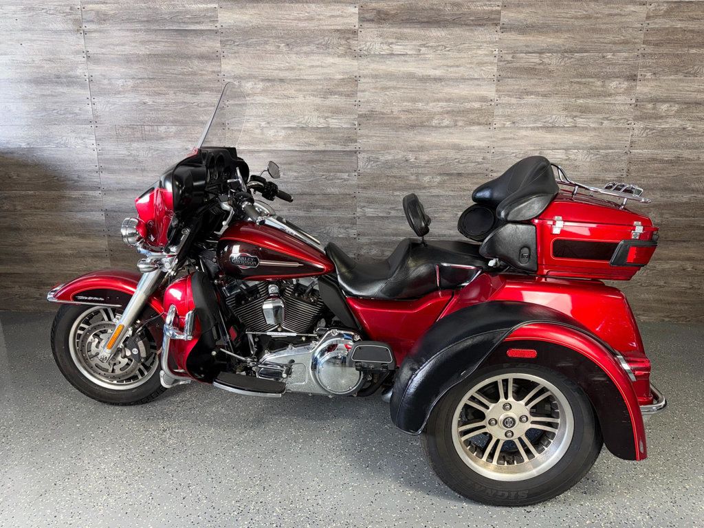 2012 Harley-Davidson FLHTCUTG Triglide Ultra Classic One Owner! - 23024442 - 13