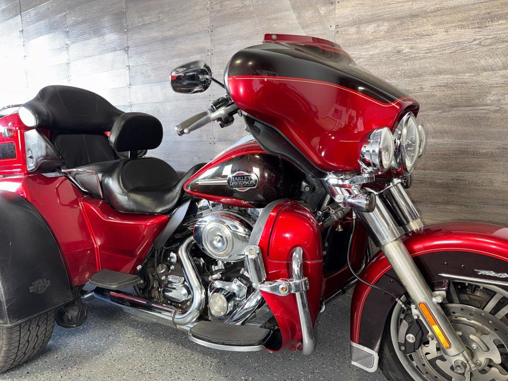 2012 Harley-Davidson FLHTCUTG Triglide Ultra Classic One Owner! - 23024442 | Video 2