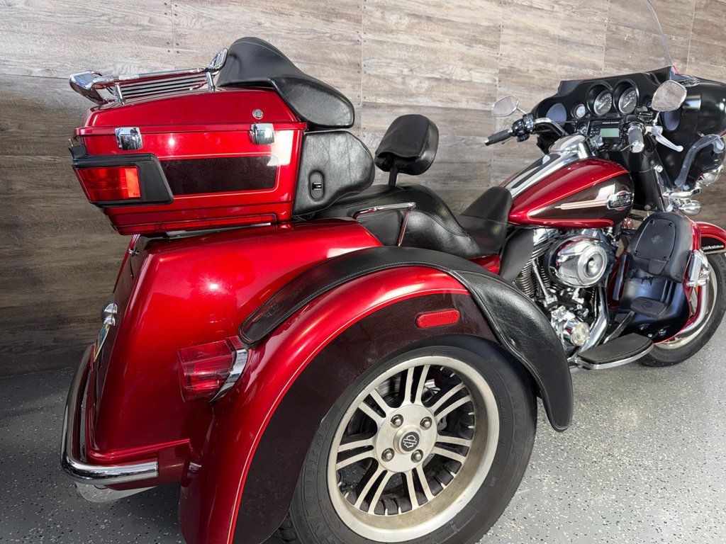 2012 Harley-Davidson FLHTCUTG Triglide Ultra Classic One Owner! - 23024442 - 2