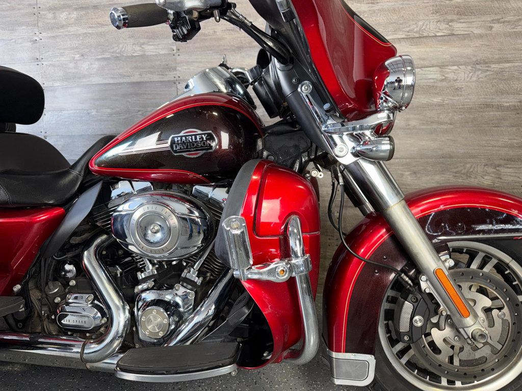 2012 Harley-Davidson FLHTCUTG Triglide Ultra Classic One Owner! - 23024442 - 4