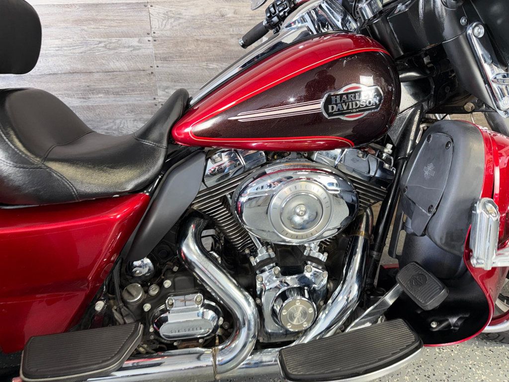 2012 Harley-Davidson FLHTCUTG Triglide Ultra Classic One Owner! - 23024442 - 6